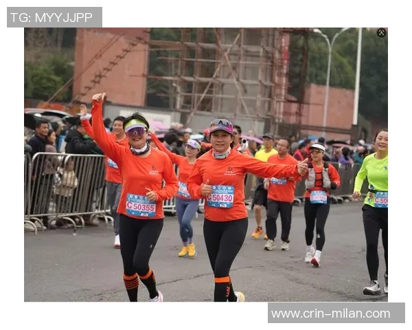 拥抱焰火与美景,乐山双遗马拉松道路绝了! 拥抱焰火与美景,乐山双遗马拉松道路绝了!